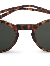 Lentes de sol con montura redonda color carey y lentes verdes. Ofrecen protección UV.