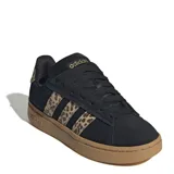 Championes Adidas Grand Court Alpha 00s, color negro con detalles animal print en las tres tiras laterales y suela marrón.
