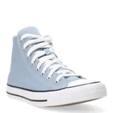 Championes Chuck Taylor All Star color celeste, con cordones y diseño clásico, ideales para looks casuales y audaces.