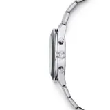 Reloj de acero inoxidable con esfera negra iridiscente, marcadores de cristal y bisel negro.