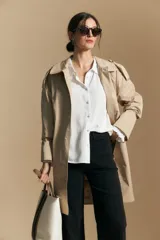 Jean wide leg de tiro medio color negro, confeccionado en denim cotton spandex.