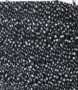 Vestido midi evasé de breteles finos con estampa de corazones, escote recto, lastex en el tronco y recorte fruncido en la cintura. Confeccionado en tricolina con algodón certificado.