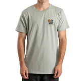 Remera verde con estampa en el pecho de una tienda de surf, palmeras y un atardecer.