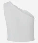 Blusa blanca de crepé con un solo hombro y lazo grande en el hombro.