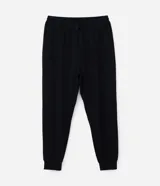 Pantalón deportivo estilo jogger color ladrillo, confeccionado en poliviscosa. Cuenta con cintura ajustable, bolsillos laterales y dobladillo ajustado.