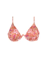 Top de bikini en forma de triángulo con aros, con estampado de flores en tonos naranja y rosa.