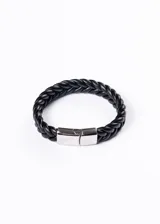 Pulsera trenzada de cuerina premium color negro con cierre inteligente de acero inoxidable.