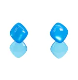 Aros colgantes con dos piezas de resina combinadas en color marrón translúcido.
