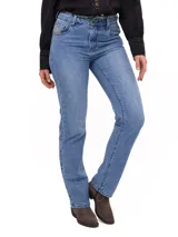 Pantalón de jean celeste de corte recto, tiro medio y pierna regular.