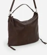 Bolso hobo grande desestructurado de PU color negro, con correa de mano, correa larga desmontable, cierre lateral ajustable con tiradores y cierre superior.