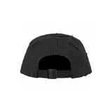 Gorra tipo camp cap Supreme color negro con diseño de capas de tela deshilachada y logo bordado en el frente.