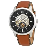 Reloj Fossil automático para hombre, con caja plateada, esfera negra con mecanismo a la vista y correa de cuero marrón.