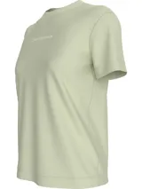 Remera color verde claro de algodón, con cuello redondo y mangas cortas. Estampado frontal con el logo de Calvin Klein Jeans en color blanco.