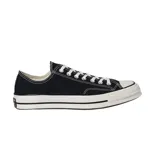Championes urbanos Converse Chuck 70 Ox, color negro con detalles en blanco.