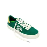 Championes Cariuma Catiba Pro 2.0 color verde con detalles en blanco y amarillo.