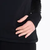 Remera deportiva Merrell de manga larga, color negro, con logo estampado en el pecho.