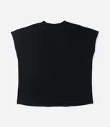 Blusa tipo muscle tee color turquesa, hecha en ribana de viscosa y poliéster, con escote redondo y sin sisas.