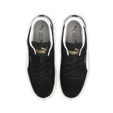 Championes Puma Club de hombre, color azul marino con detalles en blanco y dorado. Confeccionados en gamuza con plantilla SoftFoam+ y suela de goma.