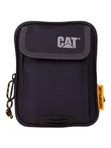 Bolso pequeño tipo bandolera o riñonera de poliéster ripstop hexagonal 300D color negro asfalto, con logo CAT reflectante en la solapa. Cuenta con correa ajustable y extraíble, compartimento principal con cierre y bolsillo delantero con solapa.