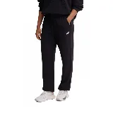 Pantalón de jogging negro con logo de New Balance estampado en blanco en la pierna izquierda.