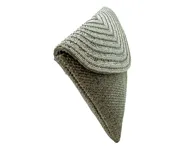 Sobre de fiesta color marrón, con solapa bordada con cuentas de madera y asa de cadena dorada para llevar al hombro.