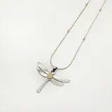 Conjunto de collar con dije en forma de libélula, elaborado en Plata 925 y detalles en Oro.