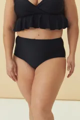 Calzón de bikini negro de tiro alto.