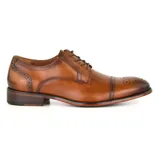 Zapato de vestir marrón de cuero liso, con cordones y detalles de perforaciones en la puntera y el talón.