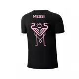 Remera de fútbol negra con el número 10 estampado en rosa en el frente, el escudo del Inter de Miami en el pecho y el logo de New Balance en la manga.