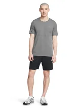 Short deportivo Under Armour Tech color azul marino con logo blanco en la pierna izquierda.