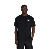 Camiseta negra de algodón con logo de New Balance en el pecho.