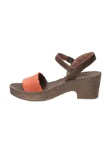 Sandalias de cuero marrón con plataforma de 6 cm y capellada color naranja tejida.