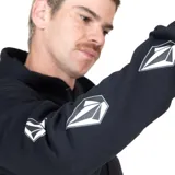 Canguro negro con capucha y cordones ajustables, bolsillo tipo canguro y logo Volcom estampado en el pecho y en la manga izquierda.
