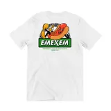 Remera blanca de algodón con estampa en la espalda de un pancho acostado sobre un cartel con el logo de la marca "EMEXEM" y la leyenda "Dominando el arte de ser un pancho - Desde 2009".