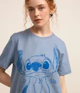 Remera celeste de algodón con estampado de Stitch en color azul.