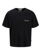 Remera negra de manga corta y cuello redondo con estampado en la espalda con la frase "Studio Originals" en color crema.