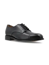 Zapato de vestir acordonado, color negro, de cuero liso, con puntera redondeada y suela de goma.