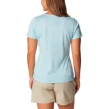 Remera deportiva Columbia color gris con estampado de líneas horizontales y logo de la marca en el pecho.