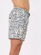 Short de baño celeste con estampado abstracto en color beige, cintura elástica con cordón ajustable.