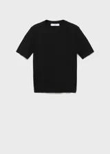 Jersey negro de punto fino, manga corta y cuello redondo.