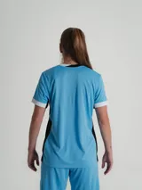Camiseta de fútbol Nike de la selección uruguaya, modelo Stadium, color celeste con detalles en blanco y negro. Incluye escudo de la AUF y logo de Nike en el frente.
