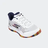 Championes Skechers Viper Court Pro blancos con detalles en azul, rojo y amarillo.