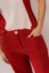 Pantalón negro de lino de corte ancho con costuras a contratono.