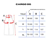 Pantalón cargo negro de corte ancho, confeccionado en gabardina de algodón. Presenta cintura elástica y regulable con cordón blanco, y múltiples bolsillos cargo laterales con costuras destacadas.