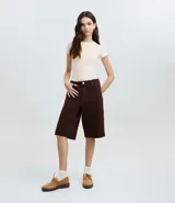 Body femenino de manga corta, color rojo vibrante, con cuello redondo y ajuste ceñido al cuerpo.