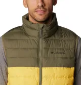 Chaleco Columbia Powder Lite para hombre, con tecnología Omni-Heat reflectante, aislamiento Thermarator, tela resistente al agua, ribete en cuello y puños, bolsillos con cierre y dobladillo ajustable. Diseño en dos tonos: verde oliva en la parte superior y amarillo en la parte inferior.