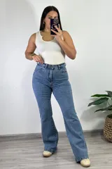 Pantalón de jean Oxford de tiro alto, color celeste claro.