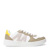 Zapatillas deportivas blancas con diseño minimalista y cordones.