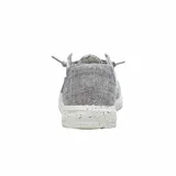 Mocasín de caña baja en lona de algodón orgánico gris, con ajuste extra ancho y suela ultraligera.