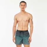 Short de baño para hombre con estampado tie-dye en tonos verde y negro, cintura elástica con cordón ajustable.